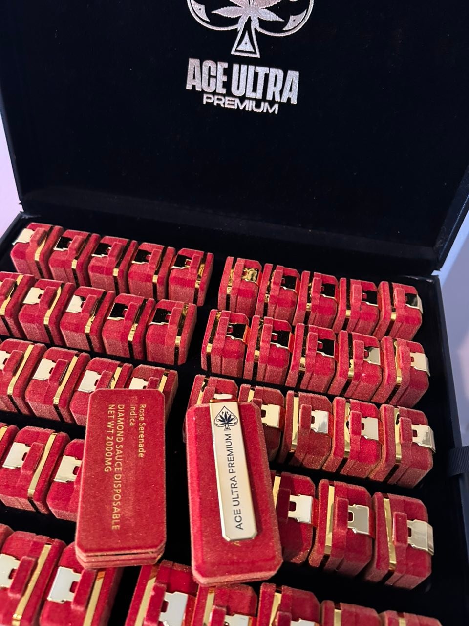 image 1005 1 ACE ULTRA PREMIUM 2G DISPOSABLE: THE BLACK BADGE COLLECTION