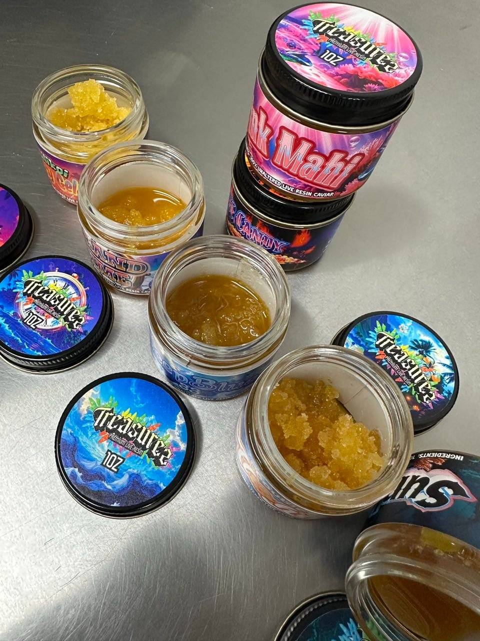 image 2434 1 TREASUREZ LIVE RESIN CAVIAR – 1OZ - Image 2