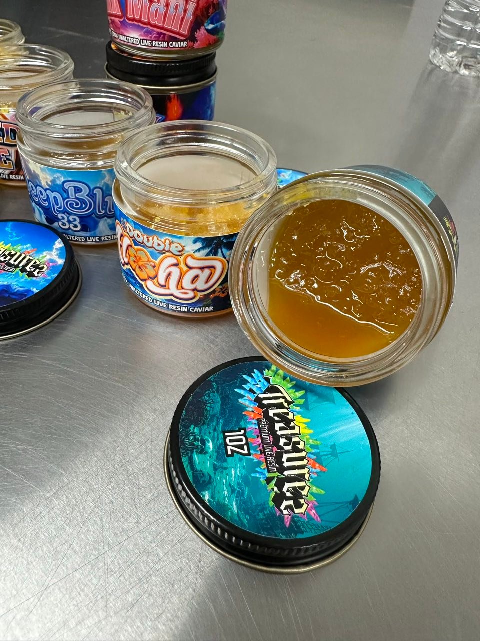 image 2436 1 TREASUREZ LIVE RESIN CAVIAR – 1OZ